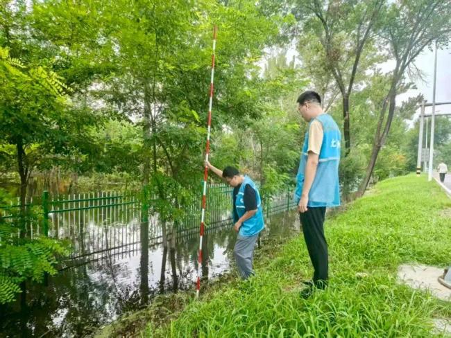 应对暴雨：北京防汛一线的“超长待机”值守 水务系统闻汛而动
