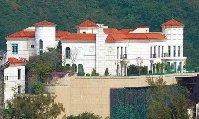 許家印香港大宅挖出464平米地牢 豪宅違建曝光