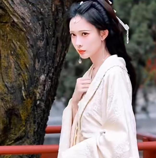 孟子义瘦到了90斤以下 高温拍摄引发健康危机