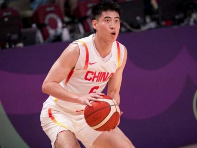 媒体人为中国男篮对阵韩国支招 三分雨下的机遇与挑战