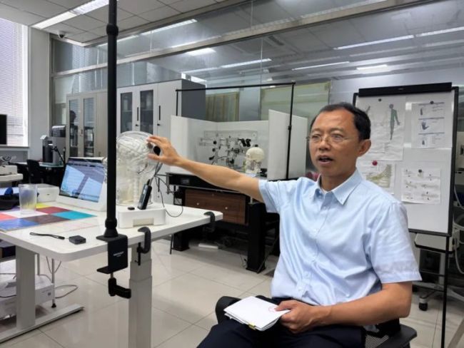 一线调查！瘫痪者、失明者的“救命稻草”？脑机接口门诊爆满背后的真相