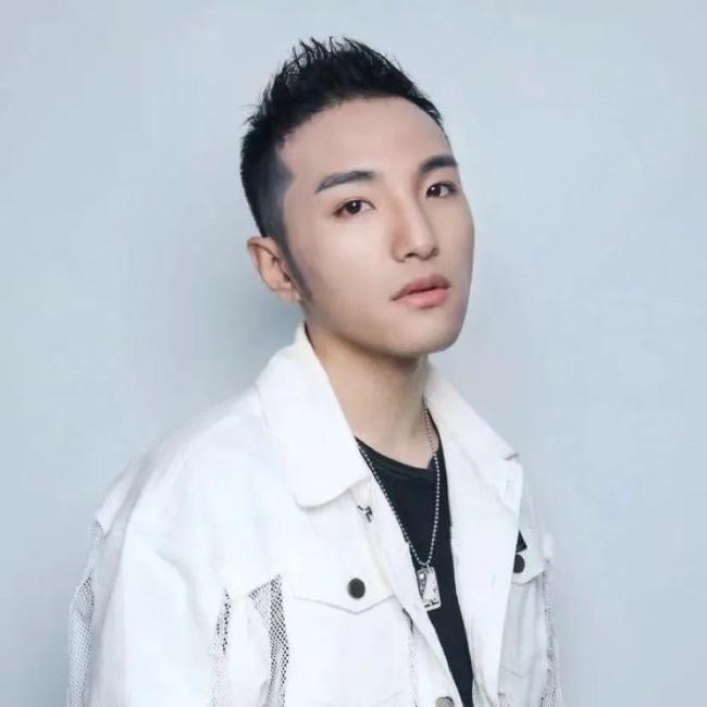 剧场回应田一名音乐会票价争议 新歌首唱与互动引期待