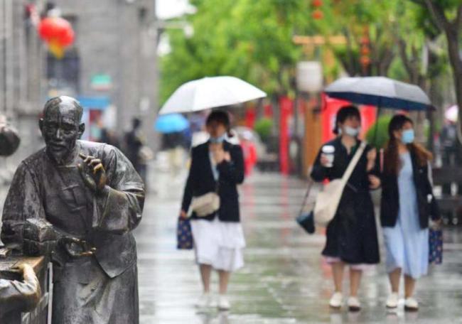 北京14日11时发布:今有分散性雷雨,山区请防范小冰雹