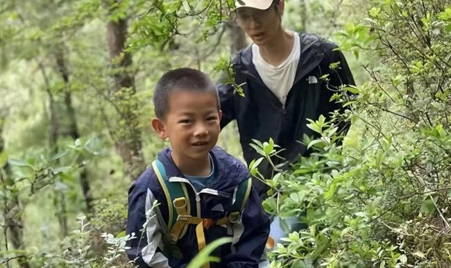 自闭症男童遇难 生前衣服脱光疑失温