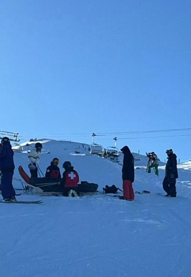 谷爱凌发文称因人为事故受伤 雪上训练意外中断