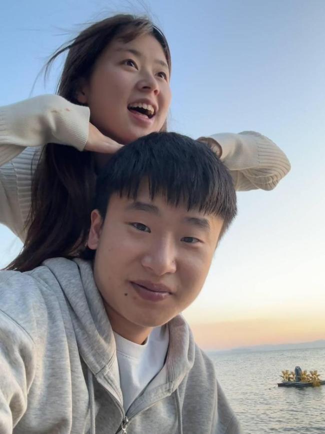 大专男生回应开面馆陪女友读研 爱情与梦想同行