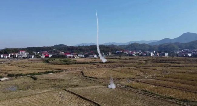 研制“火箭”的中学生考入沈航圆梦 田埂少年的航天梦