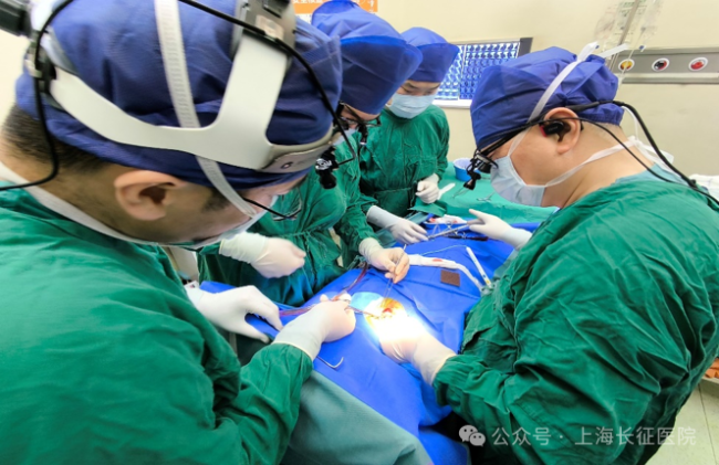 全球罕见！“身首离断”患者被救回 中国医生挑战“不可能”