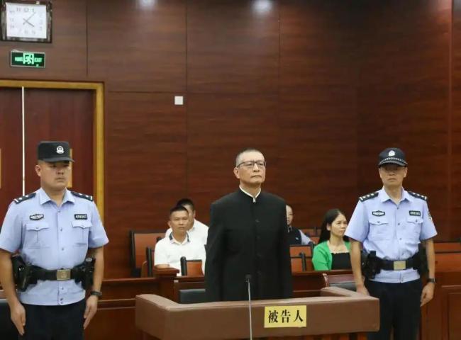 柳州市委书记谈柳州违规建轻轨 政绩工程教训深刻