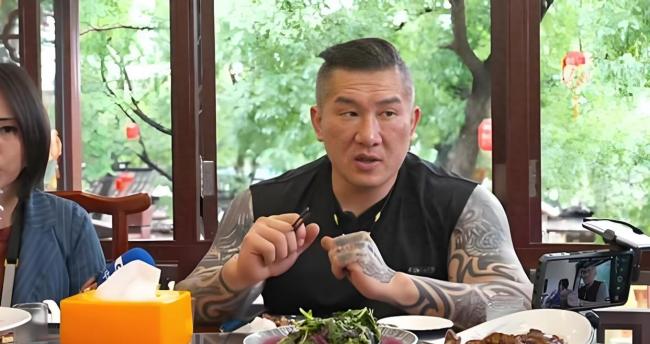 台媒体人：要让岛内看到真实的大陆 网红直播破谣言