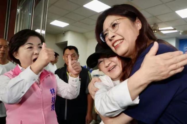 郑丽文：卢秀燕不选 我一定选到底 做好接棒准备