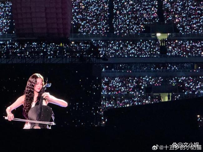 汪苏泷演唱会云朵海浪造型 梦幻联动引爆全网热议