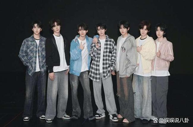 粉丝称被演唱会保安摸腿掀裙抄身 安检争议激励热议