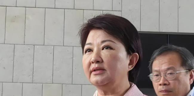 蓝营党魁之争，郑丽文开火，打击民进党、拒美讹诈，台湾才有活路
