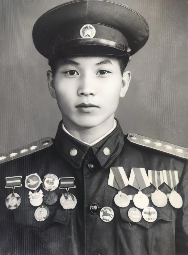 98岁抗战老兵说现在该你们顶上了 这一仗我们赢了！