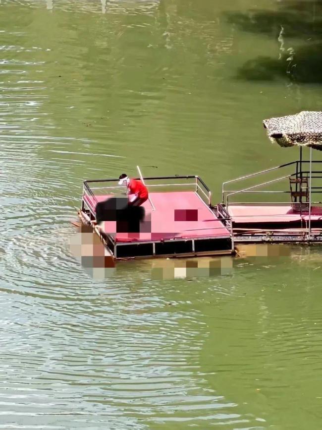 女游客蹦極繩子斷了掉水中？警方回應 景區(qū)已暫停營業(yè)調查中
