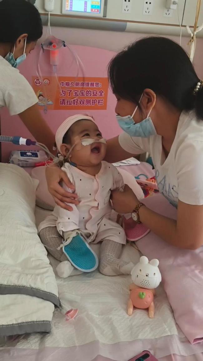 40天婴儿肝硬化00后父亲割肝救女 感动全网泪目瞬间