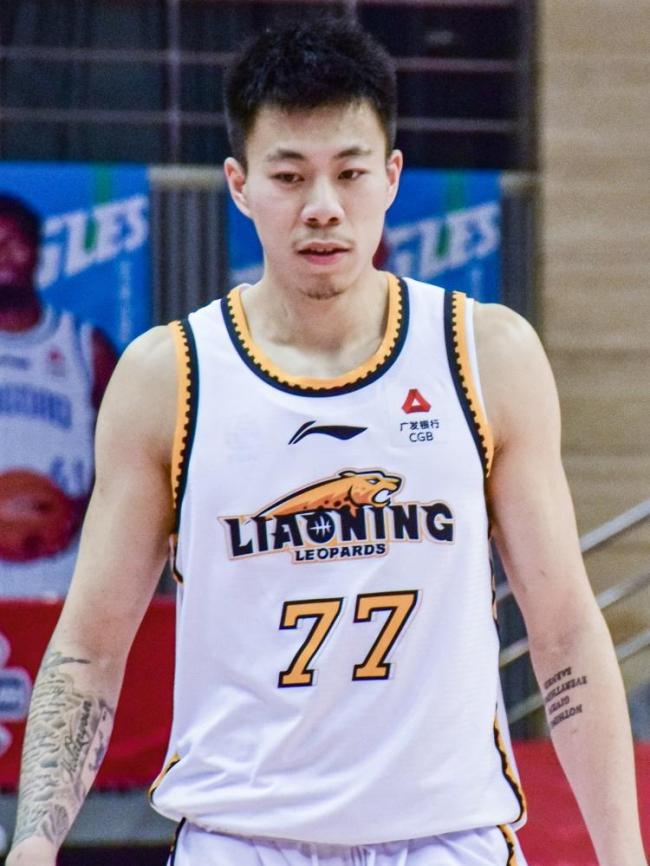 CBA疯狂一夏：赵睿张镇麟领衔大牌换队诸强军备竞赛北京欲大结局