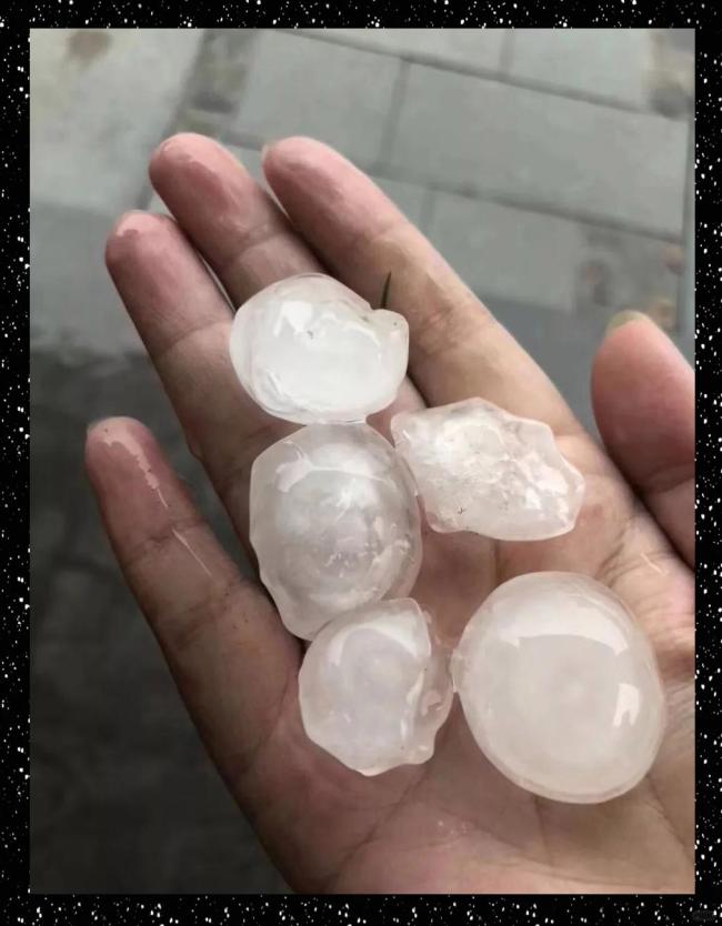 暴雨雷电冰雹 浙江连发71条预警 <strong>社交媒体</strong>热议天气奇观