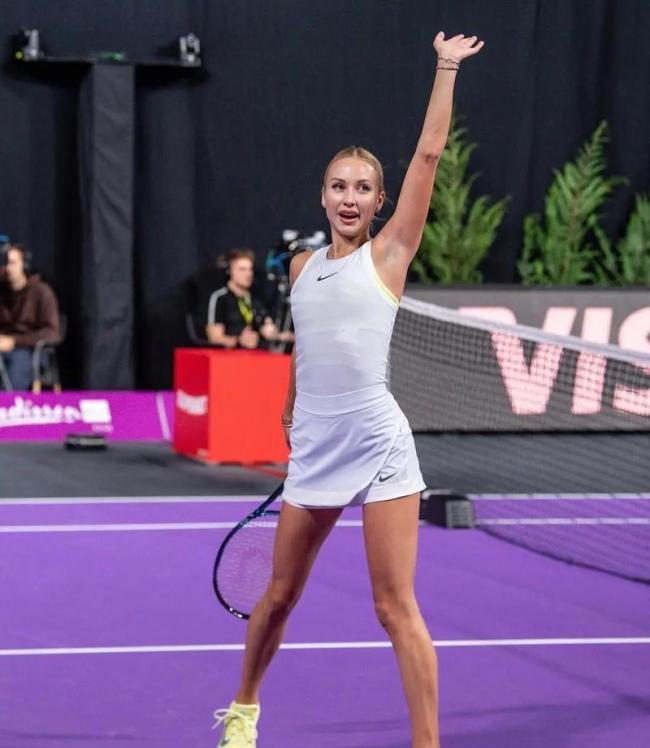 莱巴金娜1比2万卓索娃