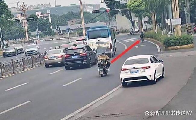 两名外卖小哥挡下偷车贼 正义不会缺席