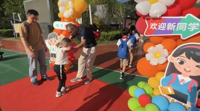 罕见病SMA患儿小石头的入学首日
