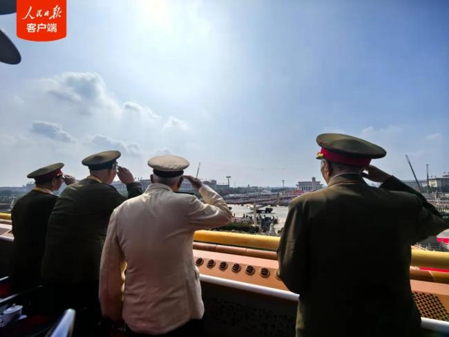 九三阅兵把外国记者看呆了 全球瞩目盛况