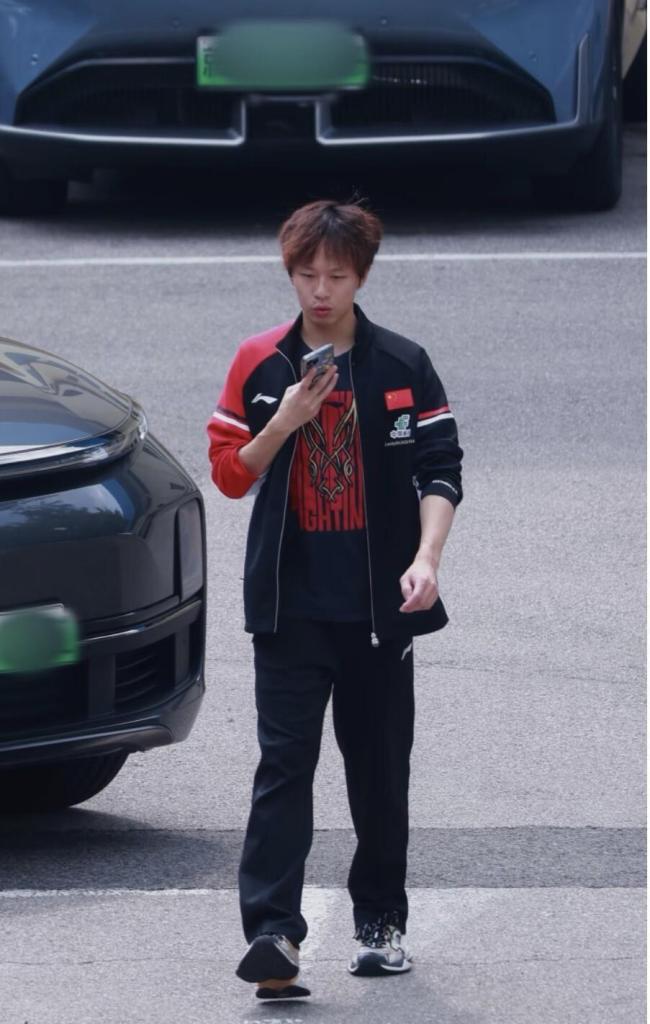 马龙陈梦合影 奥运冠军天安门观礼风采