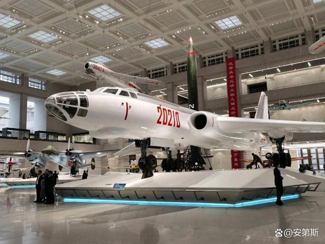 走进中国军博馆看国之重器 镇馆三宝见证历史