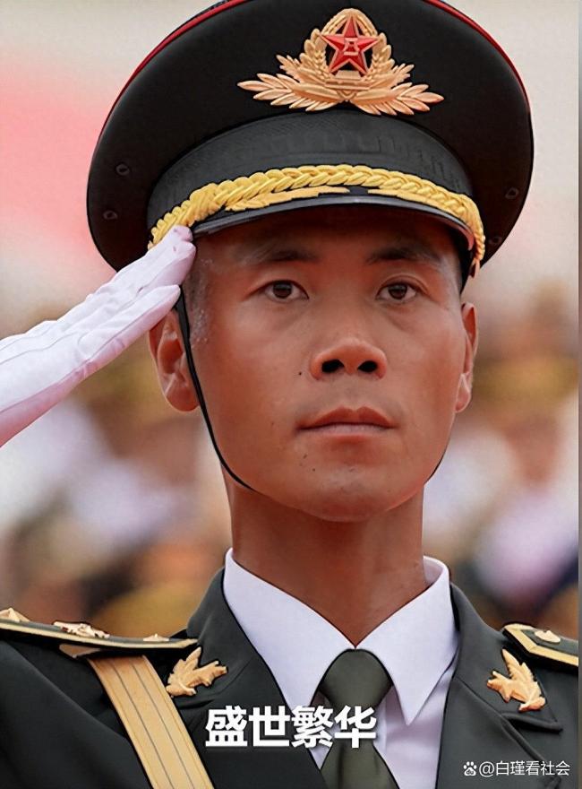 河南小伙张威任阅兵升旗手,每天挥臂1300下,13双破手套令人泪目