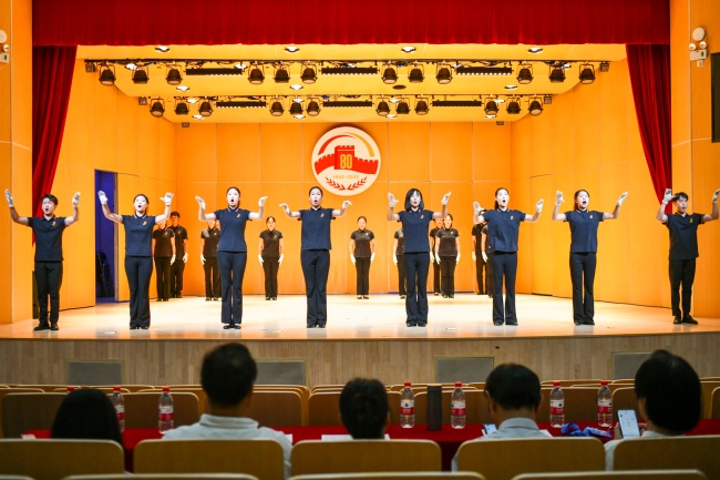 揭秘3000人大合唱谁来指挥，16名合唱分指挥 表情动作就像一个人