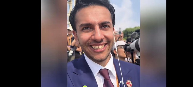 外國記者觀禮閱兵后激動落淚 渴望和平生活