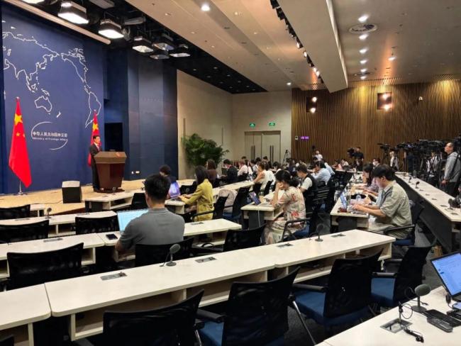 特朗普发表涉九三阅兵言论外交部回应！