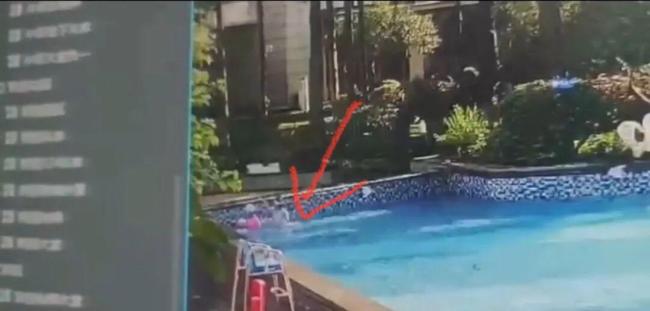 7岁女童疑被小区泳池排水口吸入身亡 警惕泳池“黑洞”