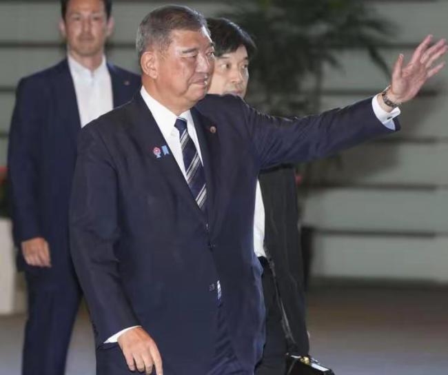 日本首相为何频频辞职 政治生态脆弱性探析