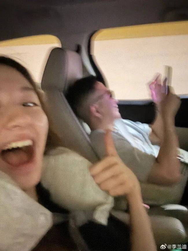 李兰迪说经纪人嘴角很难压 乌龙事件笑翻全场