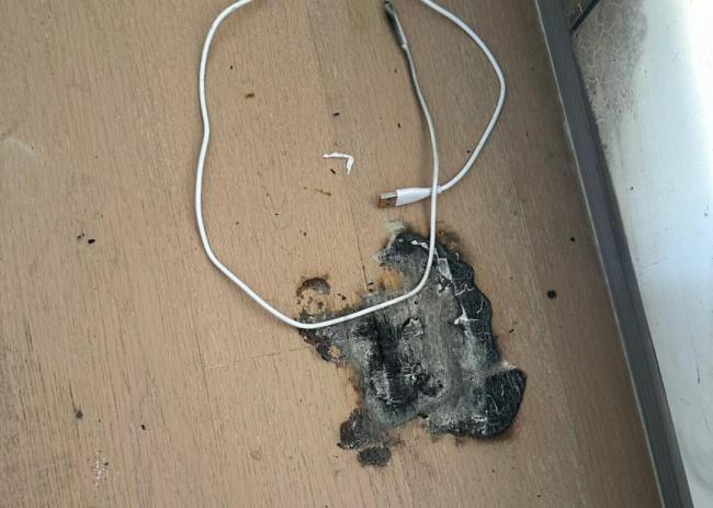 女子睡梦中被充电宝炸醒 安全警示需重视