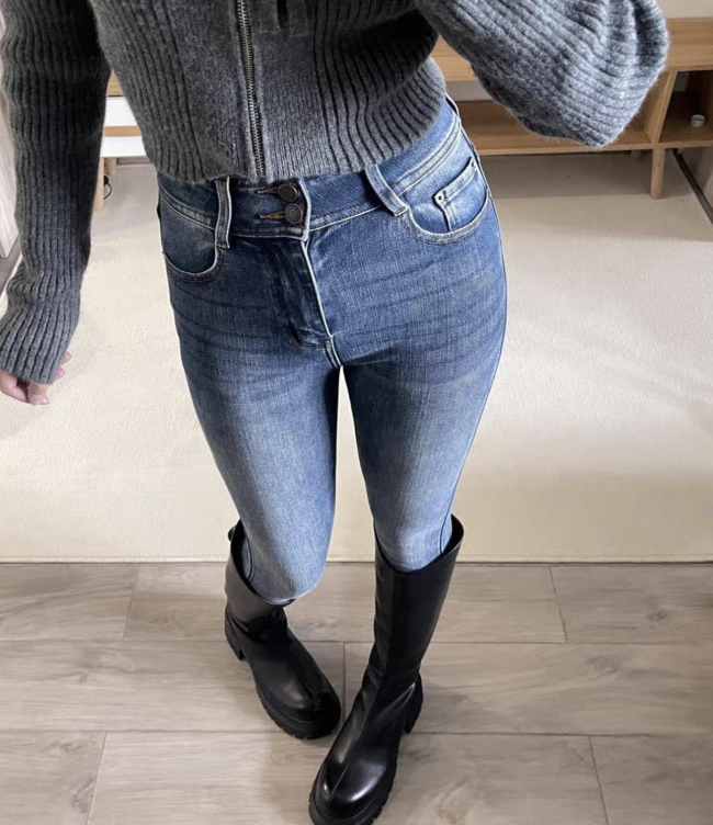 谁懂女生牛仔裤坐下鼓包的痛，是设计的问题还是无法避免呢？