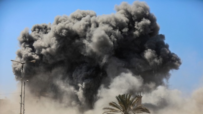 加沙战火700天：6.4万人殒命，百万人再陷无处可逃绝境 饥荒与战火交织