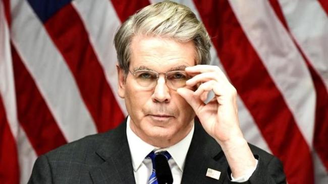 美财长贝森特与高官在晚宴上发生激烈冲突