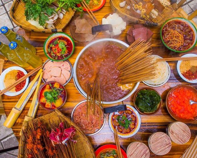 跟随影视作品，到成都的街道走一走