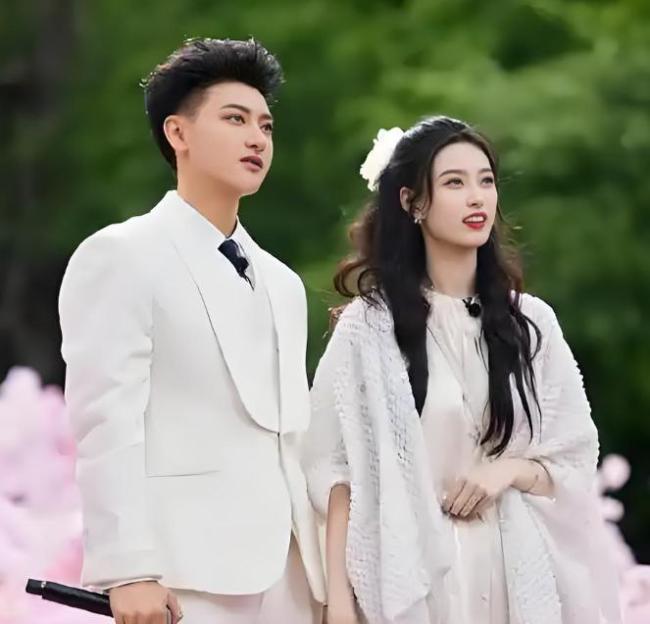 徐艺洋自曝婚礼将不请伴郎伴娘 甜蜜筹备引关注