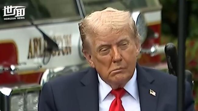 特朗普的右脸在9/11纪念仪式上崩溃和下垂，健康