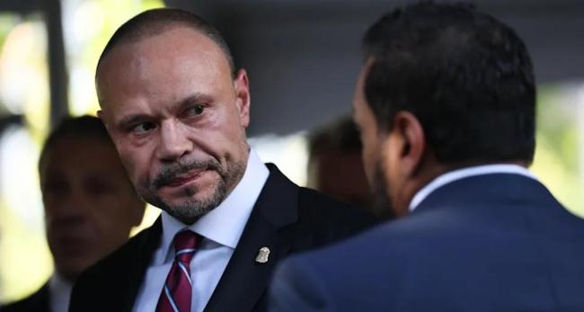 柯克案引爆美国!FBI局长推特“翻车”酿大祸,社会共识彻底瓦解