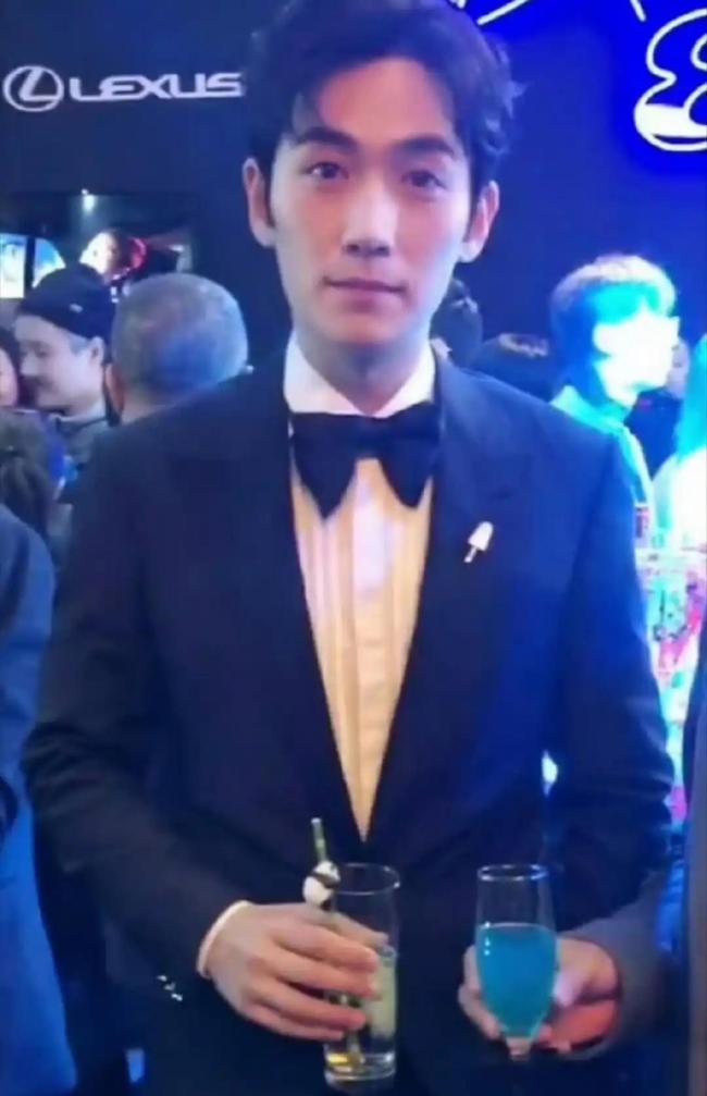 朱一龙凭《河边的错误》获影帝 演技炸裂征服国际评审