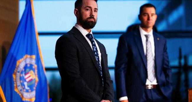 柯克案引爆美国!FBI局长推特“翻车”酿大祸,社会共识彻底瓦解