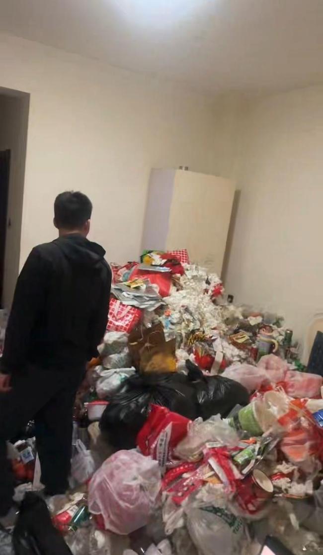 租客不辞而别房东清出3车外卖垃圾 臭气熏天清理费近7000元