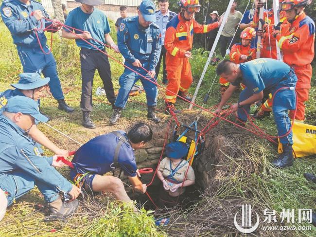 女子误坠深井又遭蛇咬 54小时后获救