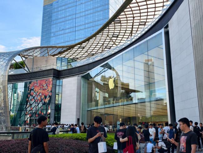 iPhone 17首发日广州探店 黄牛遇冷现场直击
