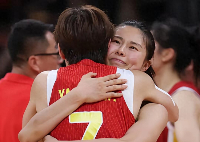 中国女篮格局变了!37+10新核心诞生,宫鲁鸣的底牌并非张子宇或韩旭
